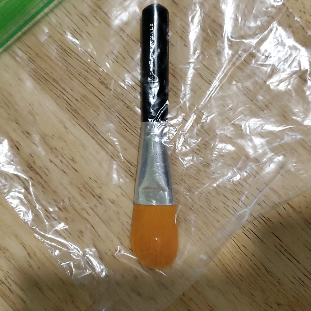 Makeup brush